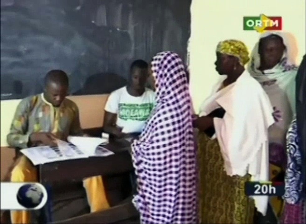 ORTM/Le président Candidat Ibrahim Boubacar Keita accompli son vote  au groupe scolaire Gaoussou Doumbia