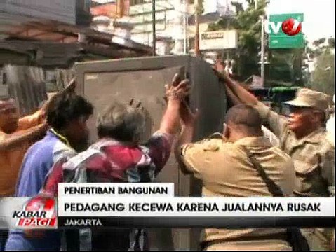 Puluhan Kios Pedagang Dibongkar Paksa