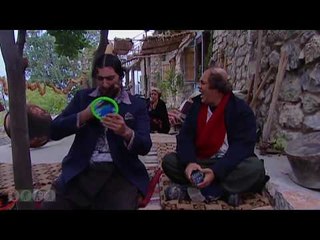 ديبة تسخر من جودة واسعد وبتخبرهن بطريقة اكتشاف للاسلكي - ضيعة ضايعة