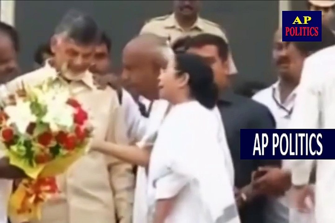 Chandra babu Naidu met Sonia and Rahul Gandhi at Kumara Swamy-AP Politics