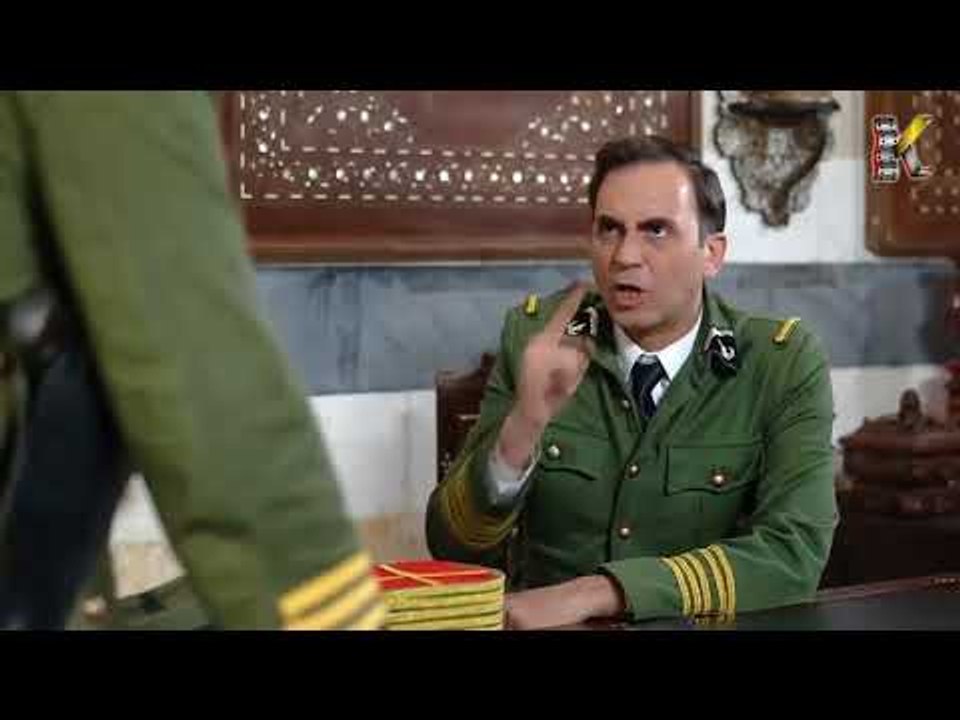 مظهر بيك رجع لاهل الحارة وواقف بصفن  -  عطر الش...