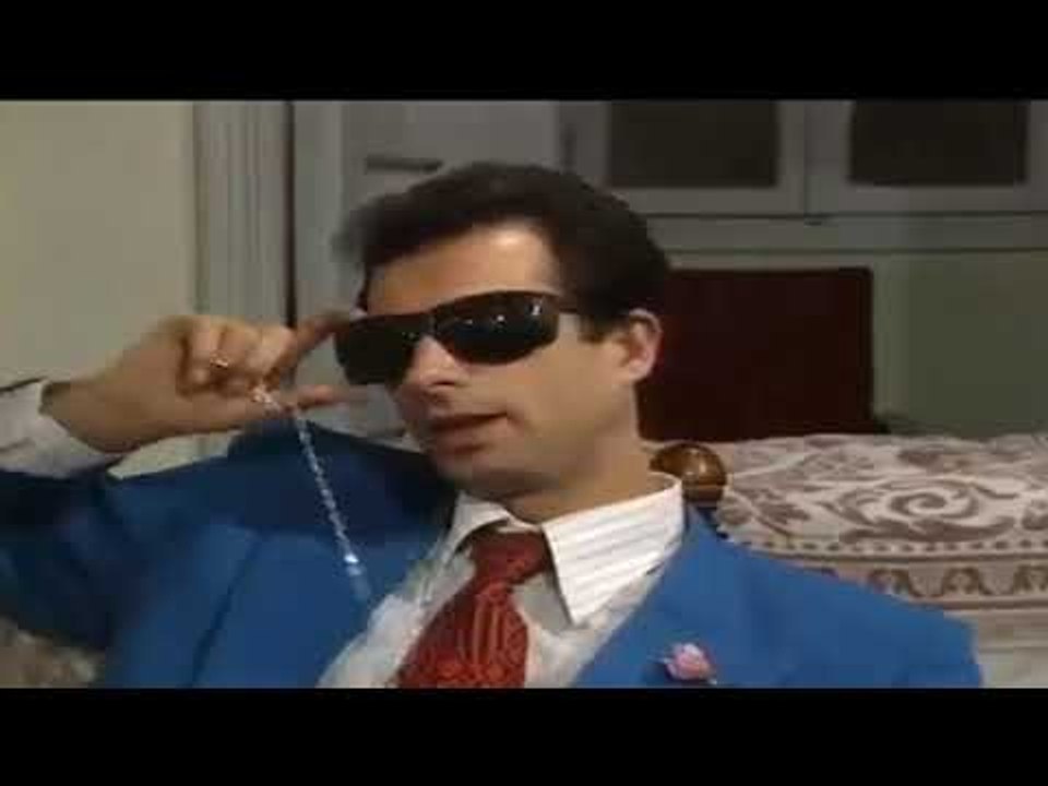 الممثل احمد بلاليش مشهد كوميدي من مسلسل عيلة خمس نجوم