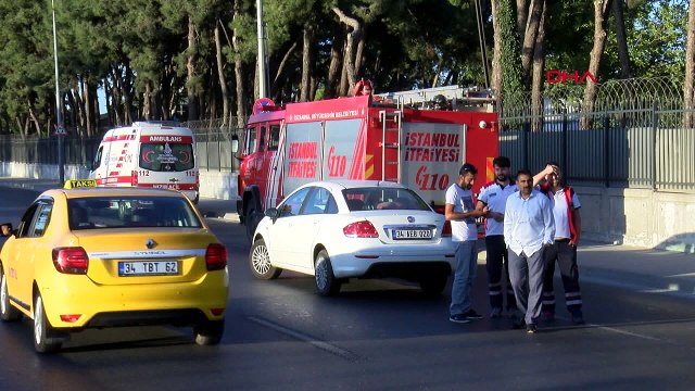 Bakırköy’de ambulans kaza yaptı: 3 sağlık görevlisi yaralı
