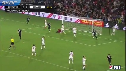 Wayne Rooney gecenin kahramanı ilan edildi.