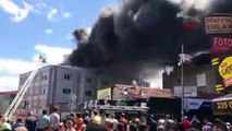 Okmeydanı'nda tekstil atölyesi alev alev yandı