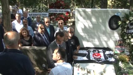 Beşiktaş'ın Efsane Başkanı Mezarı Başında Anıldı