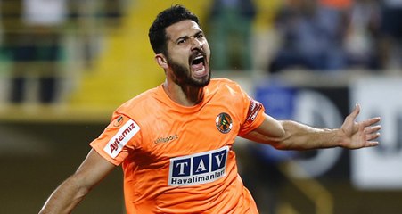 Alanyaspor'un Gözde Oyuncusu Emre Akbaba, Galatasaray'a Transfer Olmak İçin Hocasıyla Görüştü