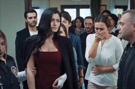 Eşkıya Dünyaya Hükümdar Olmaz'ın Kadrosunda Çıkarılan Deniz Çakır, Tüm Ekip Arkadaşlarını Sildi