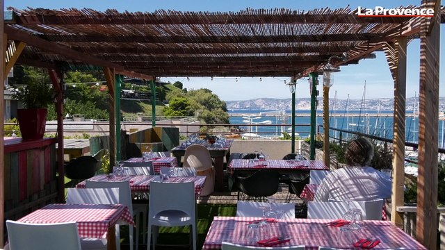 Marseille : dimanche soir, expo, pétanque et apéro avec vue sur le Vieux-Port