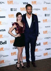 Anna Kendrick Taunts Ryan Reynolds at Teen Choice Awards