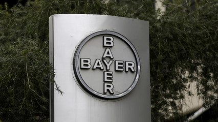 Borsa: Monsanto trascina giù Bayer