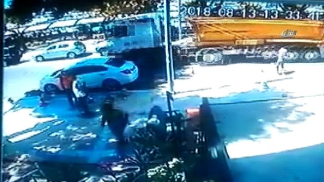 Kadıköy'de alacak verecek cinayetindeki önceki ve sonraki anlar kamerada