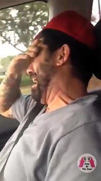 Oğlunun Ağlamasını Birebir Taklit Eden Baba