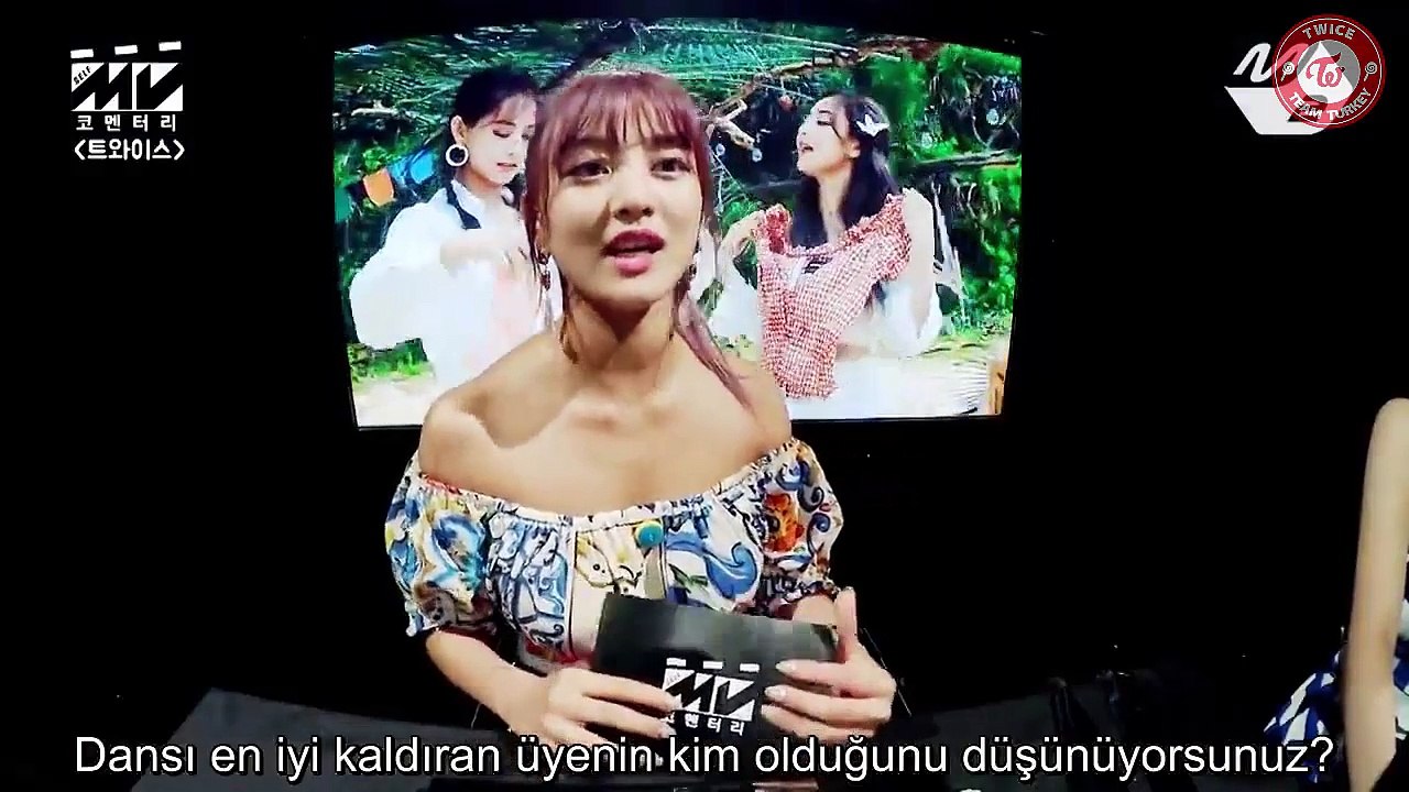 [Türkçe Altyazılı] (MV Commentary) TWICE - Dance The Night Away