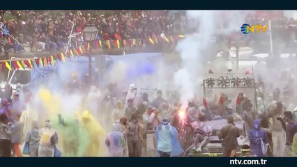 Yunanistan'da sokaklar beyaza büründü