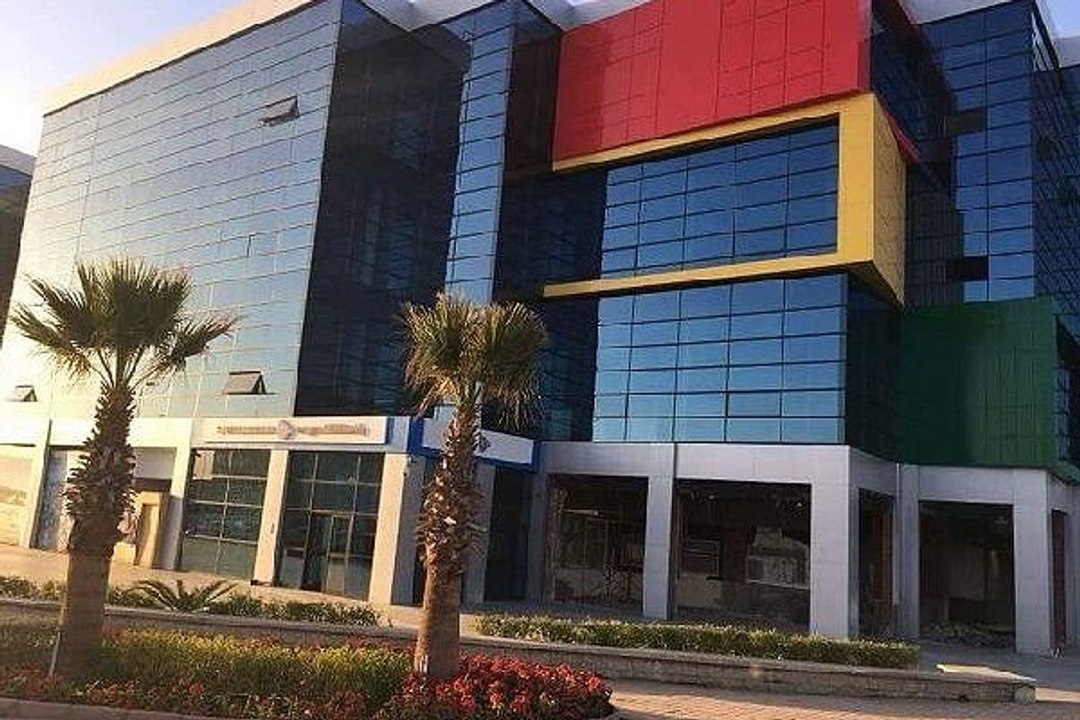 Semi Finished Administrative Office for rent in meeting point