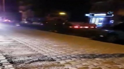 Şuhut'ta otomobil direğe çarptı, sürücü olay yerinde bulunamadı