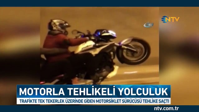 Motorsiklet sürücüsü İstanbul'da tehlike saçtı (O anları amatör kamera kaydetti)