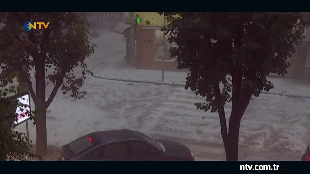 Ceviz büyüklüğünde dolu yağdı