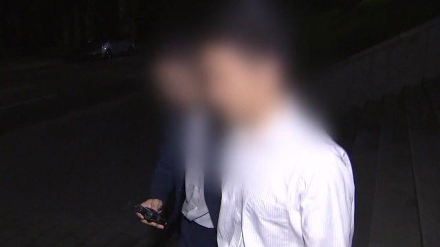 '재판거래 문건 작성' 의혹 부장판사 검찰 조사 뒤 귀가 / YTN