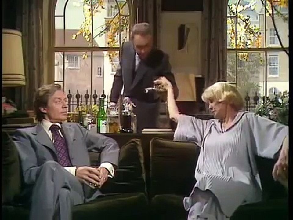 Two's Company (S1E1) The Bait - BRITISH COMEDY - Elaine Stritch