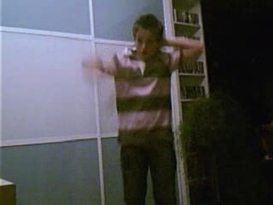 Moi qui fait de la tecktonik