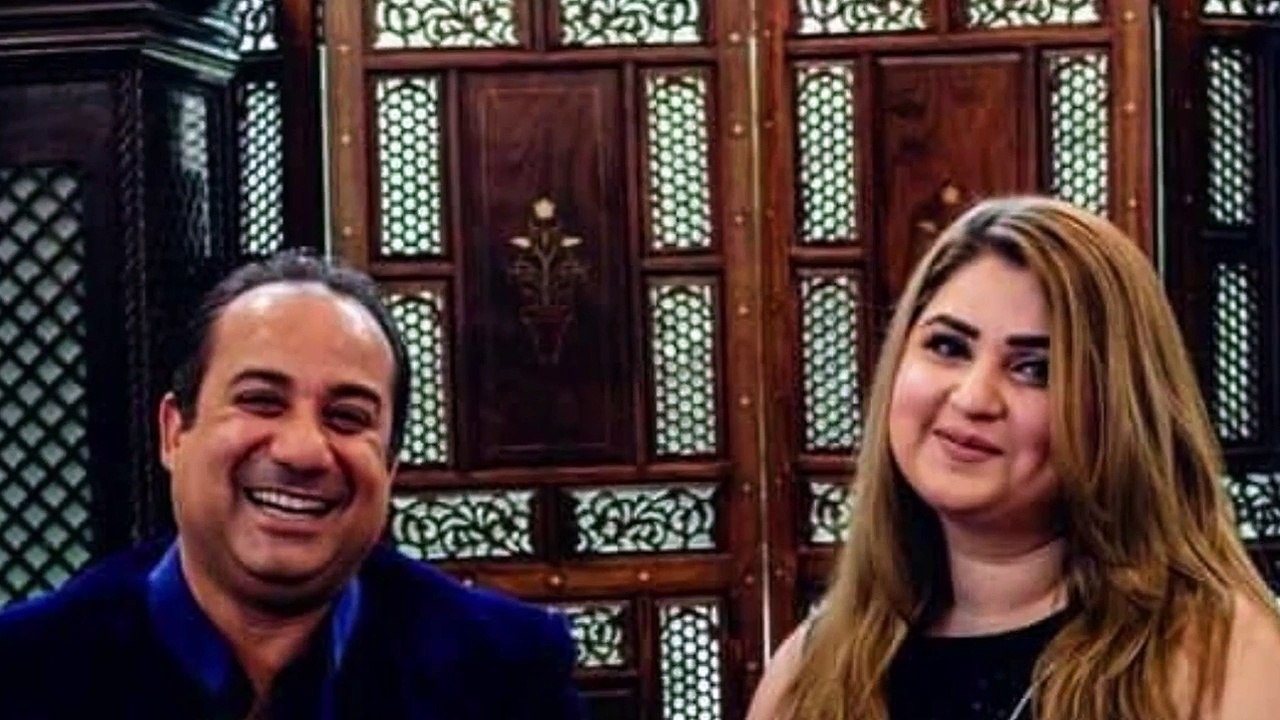 Nusrat Fateh Ali Khan With His Daughter