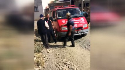 - Çamaşır makinesinde giren yılanı itfaiye çıkardı