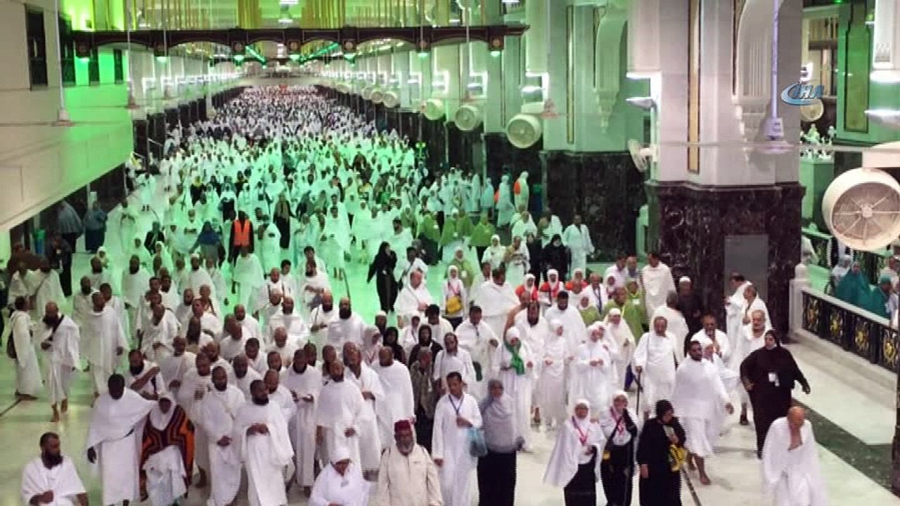 - Müslümanlar Kabe'ye Akın Etti- Hacı Adaylarının Yüzde 80'i Kutsal Topraklara Ulaştı