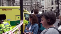 Policía investiga como terrorismo choque de coche junto al Parlamento británico