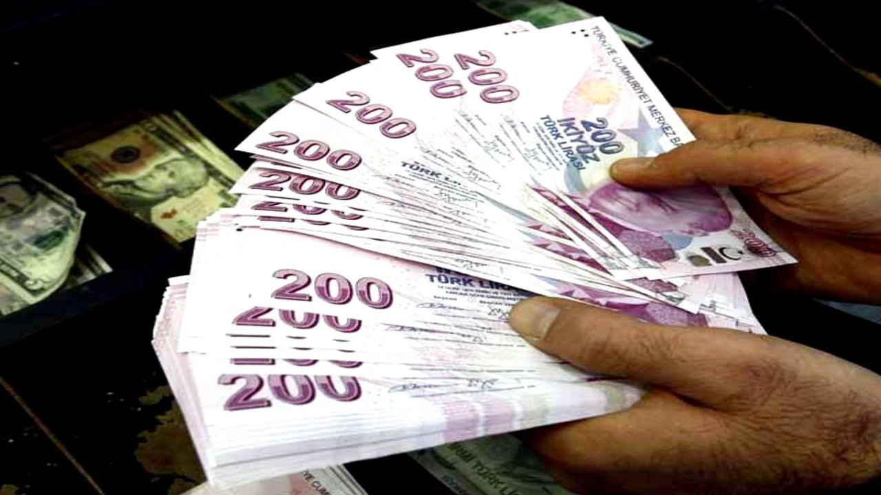 Analysis: Why is Turkey's currency crisis shaking global markets?