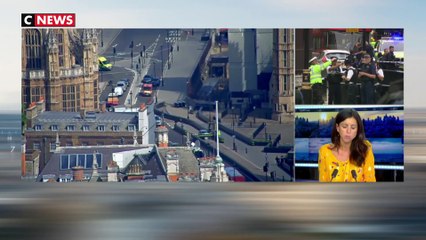 Une voiture fonce sur les barrières de sécurité du Parlement à Londres