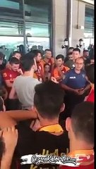 Ortamın Güzelliğine Dayanamayıp Tezahürata Katılan Polis