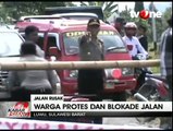 Protes Jalan Rusak, Puluhan Warga Luwu Lakukan Blokade
