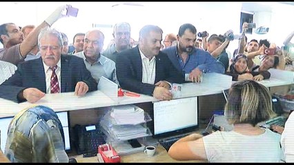 Hataylı nakliyeciler döviz bozdurdu