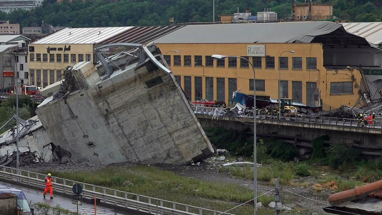 Dutzende Tote bei Einsturz von Autobahnbrücke in Genua