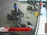 Pencurian Motor di Minimarket Terekam Kamera CCTV