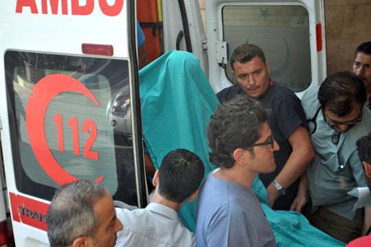 2 Metreden Düşen Çocuğun Başına Demir Saplandı