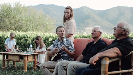 Alin, Emima si familia Timofte - Noi suntem familia Ta (Oficial Video)