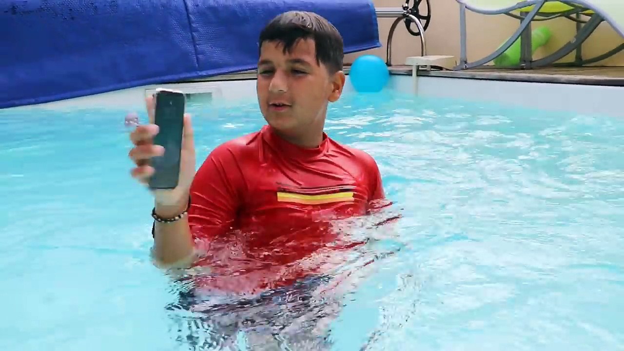 Je teste mon iPhone x sous l'eau ,adel sami les boys tv