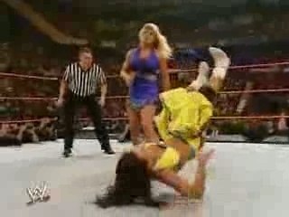 Armageddon 2007: Beth Phoenix vs. Mickie James