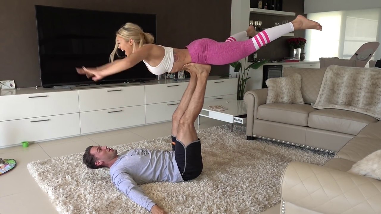 Sexy Beautiful Couple Amazing Work out and Romance at home Couples Fitness 2018