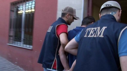 Terör örgütlerinin propagandasını yapan iki kişi gözaltına alındı
