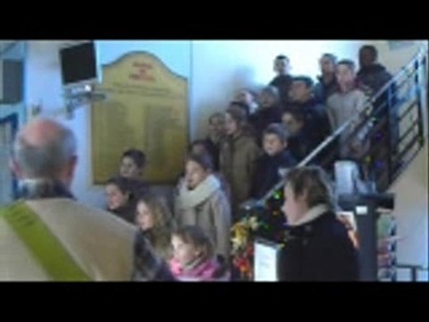 Chant de Noël par l'école privée du sacré coeur