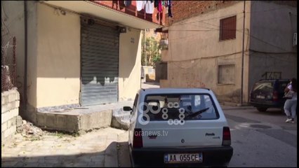 Ora News - Vlorë, i vendosin eksploziv dyqanit