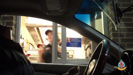 مقلب الرجل أبو راس مقطوعة يرعب الناس - شاهد ردود أفعالهم .....مسخرة