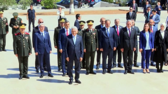 TBMM Başkanı Yıldırım'dan Dr. Fazıl Küçük’ün kabrine ziyaret - LEFKOŞA