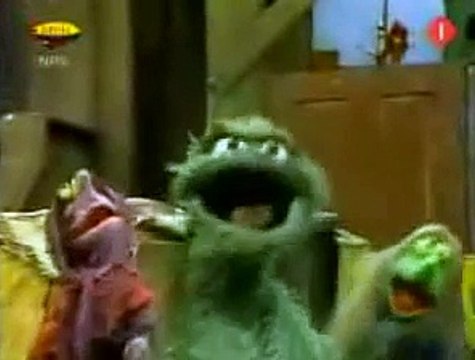 Sesame St - Oscar The Grouch - Fishing In The Swamp