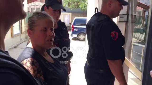 Ora News - Ishin fëmijët e mi! Gruaja që tentoi të mbyste vajzat binjake del para gjykatës