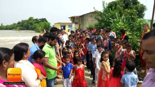 गोहरी माफ़ी के ग्रामीणों की देशभक्ति के आगे आपदा भी हारी